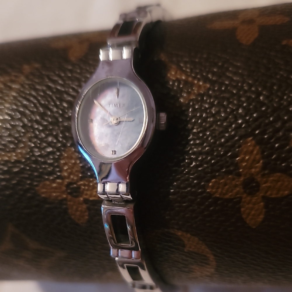 Silver Timex Womens Watch With Dark‎ Mother Of Pearl Face & Bracelet Band